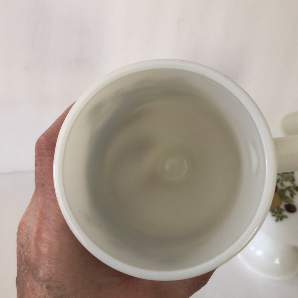 Corningware Spice Of Life Vegetables Milk Glass Pedestal Footed Coffee Mugs - Picture 12 of 16